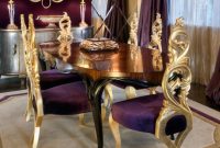 Desain Ruang Makan Keluarga Royal Mewah