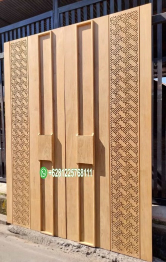 Model Pintu Kupu Tarung Kayu Jati Terbari Motif Swastika
